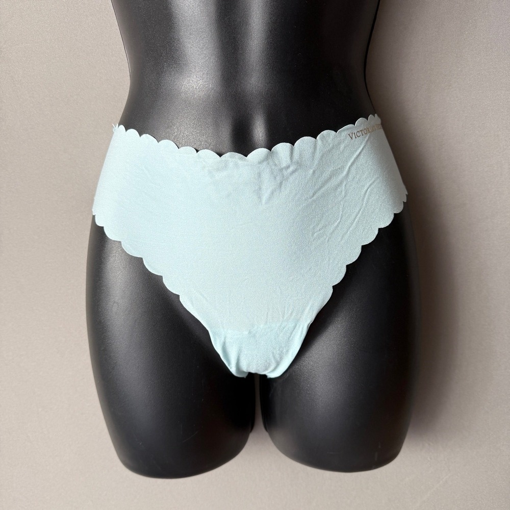 Victoria's‎ Secret sz M baby blue thong underwear panties NWT
